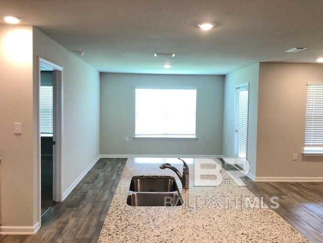 Photo - 8114 Irwin Loop