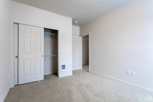 2BR, 1BA - 1,034 SF