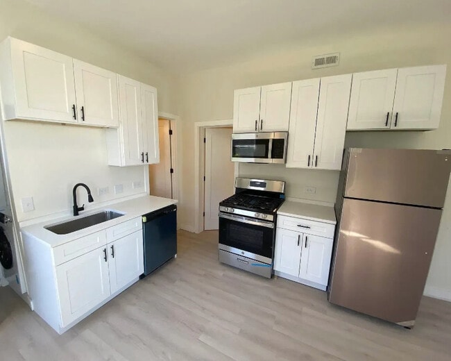 Photo - 1322 W Ohio St Unit 1R