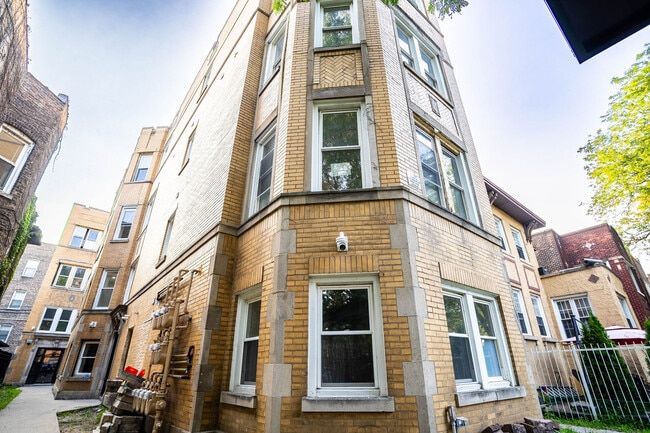 Building Photo - 7948 S Evans Ave