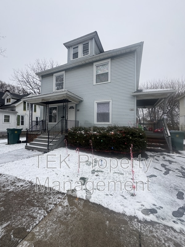 Building Photo - 42-44 Tacoma Street