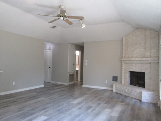 Photo - 2506 Portland Dr