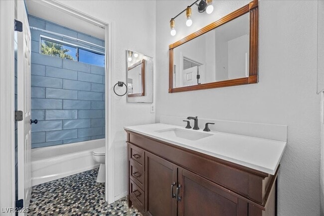 Photo - 6332 Peggotty Ave
