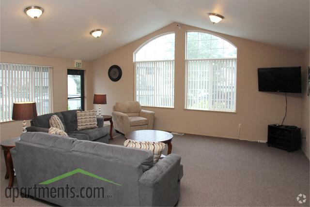 Clubhouse - Vista Pointe