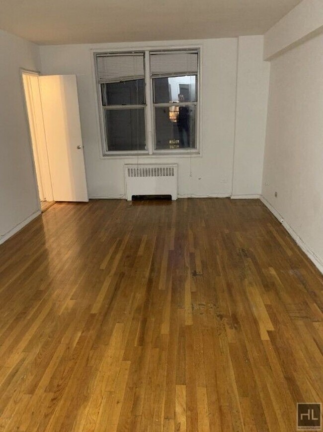 Photo - East 58th Street Unit 5B