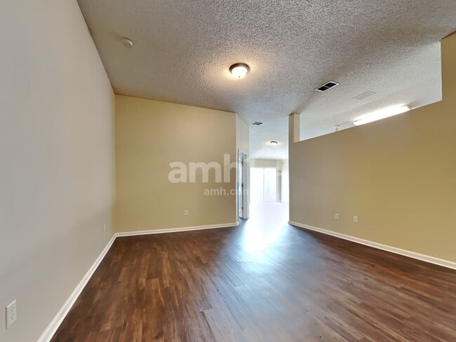 Photo - 9575 Stratham Ct