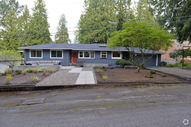 Building Photo - 6850 SW 68th Ave Rental