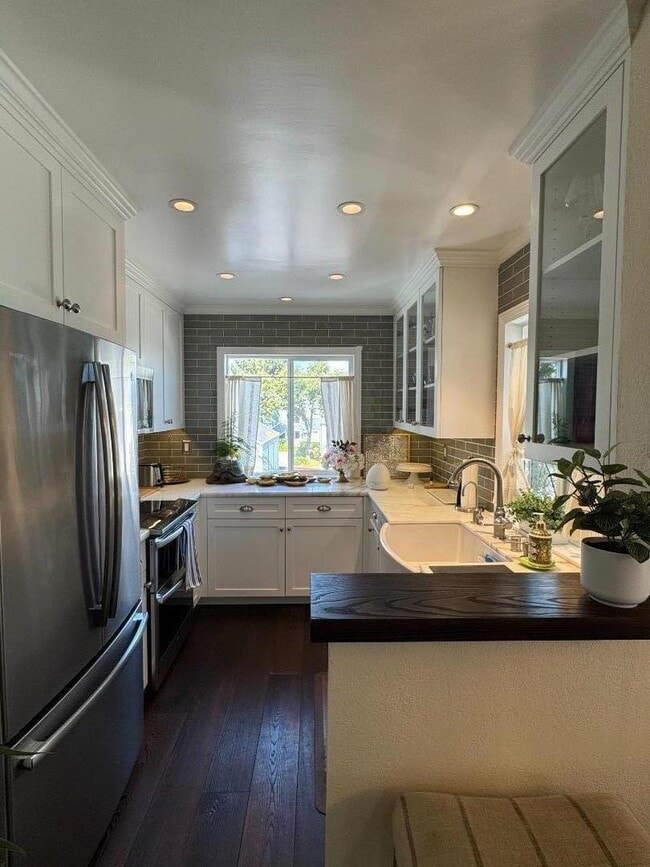 Photo - 767 Port Walk Pl