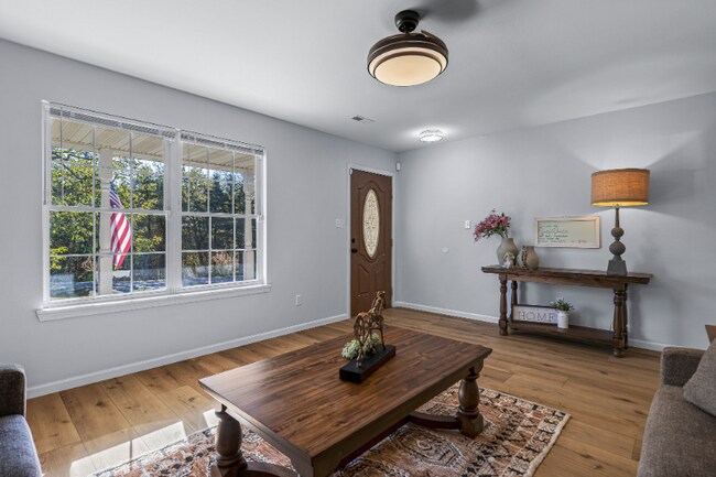 Photo - 1604 Napoleon Dr