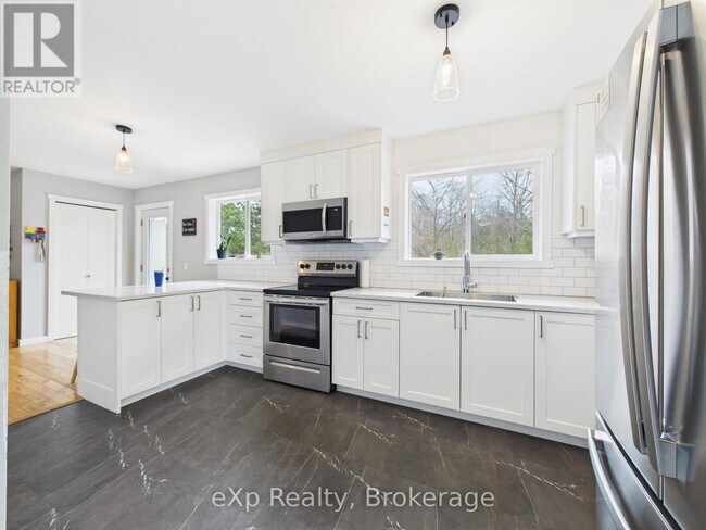 Photo - 568 McNabb St