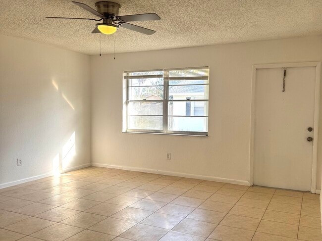 Photo - 3072 Martin Ave