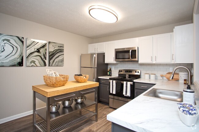 2BR, 2BA - 1,455 SF - The Overlook Sandy Springs