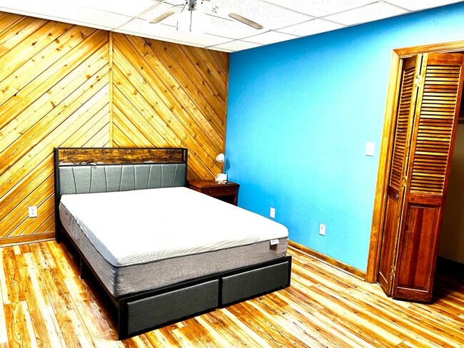 Photo - 1030 Collins Hill Rd