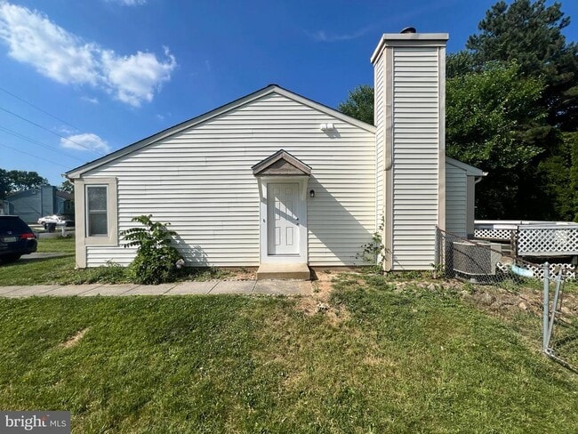 Photo - 830 Chadwick Cir