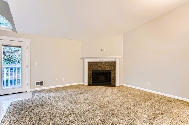 Photo - AVAILABLE AUGUST 1, 2026 >> Stunning 2BR/2BA Condo For Rent in Bellevue!! W/S/G Included!!! Unidad 204