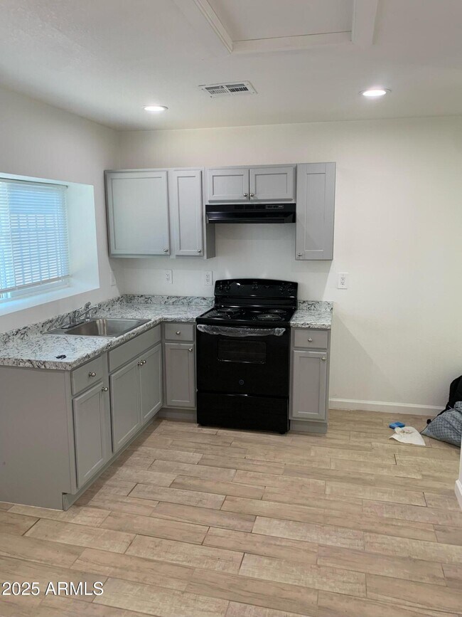 Photo - 1759 W Hadley St Unit C