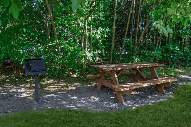 Photo - Lakeside Villas