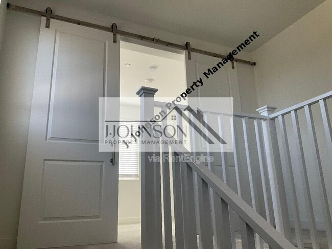 Photo - 405 Avendale Dr