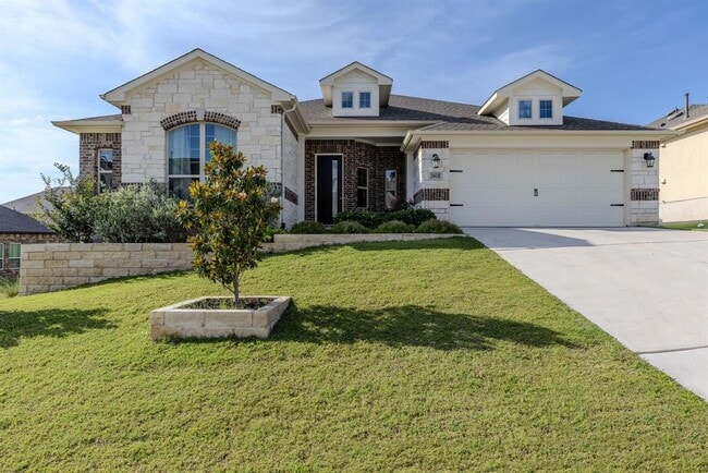 Building Photo - 1801 Baleric Dr