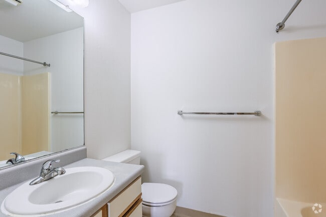 2BR, 2BA - 816SF - Second Bathroom
