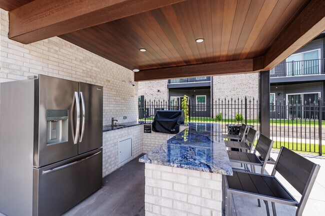 Outdoor Kitchen