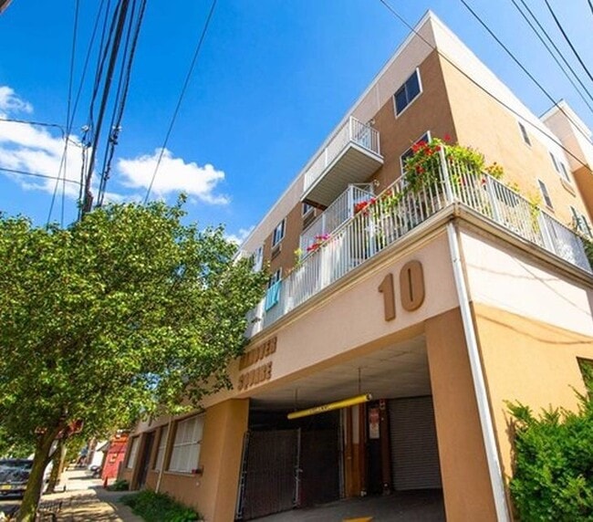 Photo - 10 Palisade Ave Unidad 2c