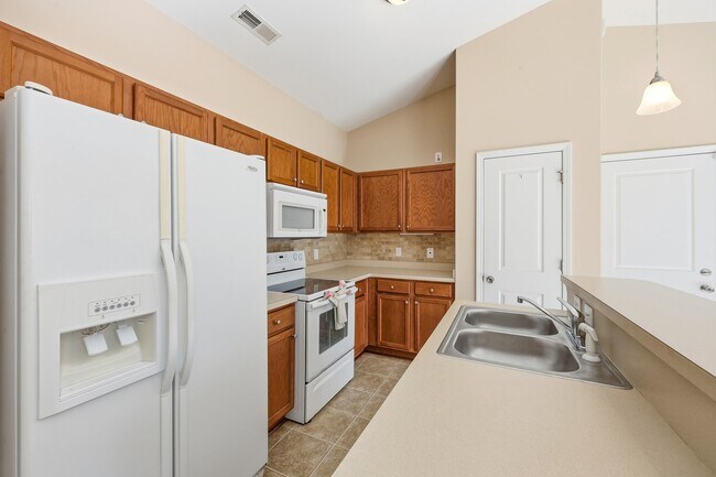 Photo - 292 Oak Crest Cir