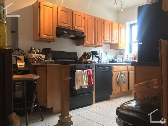 Building Photo - 3 Bed 1.5 Bath - Brighton 9/1 Rental