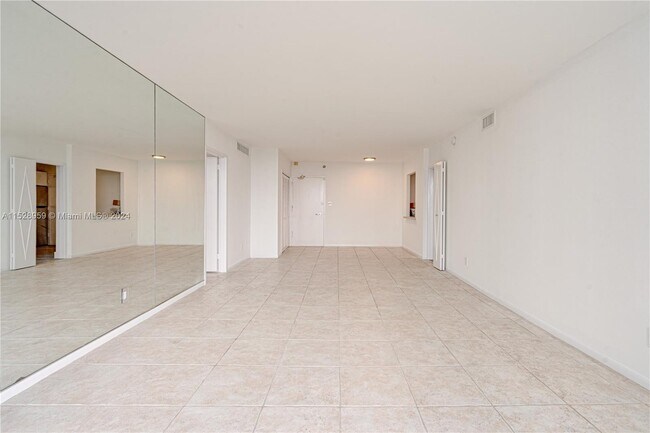 Photo - 5161 Collins Ave Unit 615