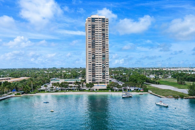 Building Photo - 5600 N Flagler Dr Unit 804