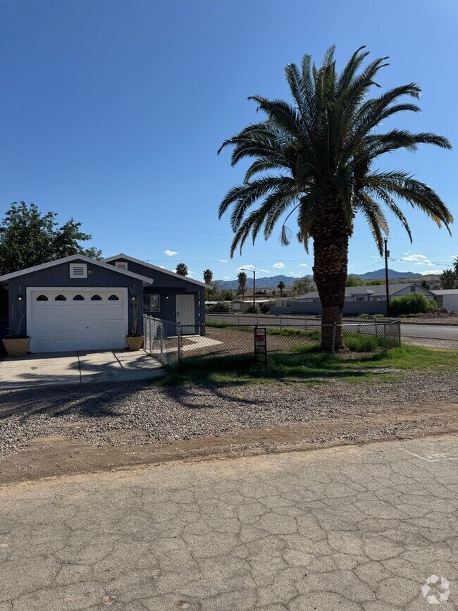 Building Photo - "Rent Your Riverside Retreat: Discover Col... Rental