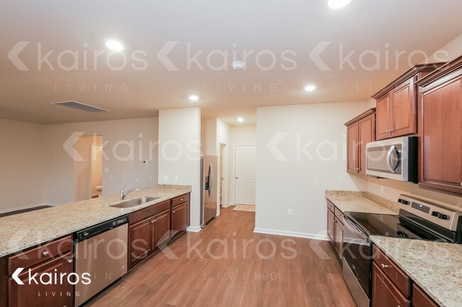 Photo - 1041 Pilgrim Ln