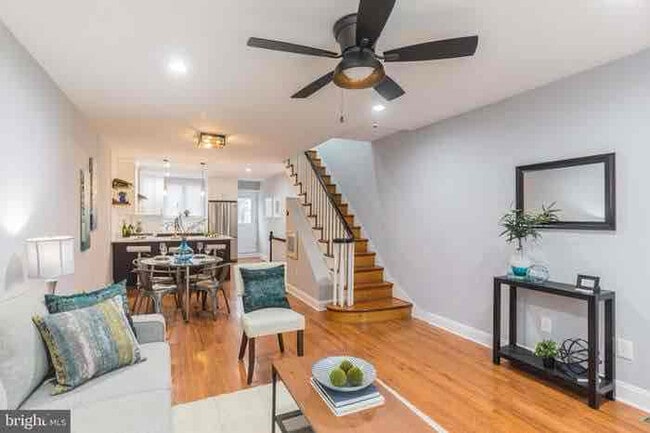 Photo - 717 Sigel St