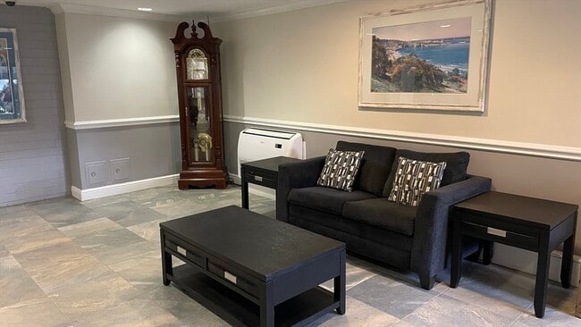 Photo - 115 W Squantum St Unidad 613