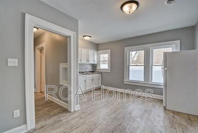 Photo - 412 N Bradley Ave Unit 3