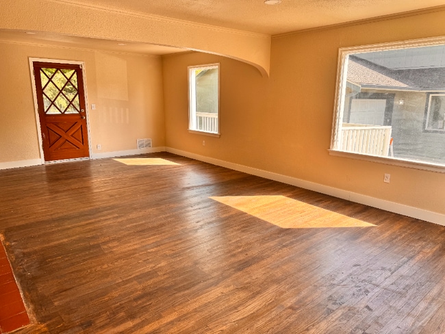 Photo - 415 124th St S