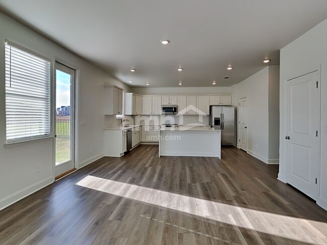 Photo - 216 Latitia Lane