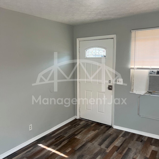 Photo - 7216 Ken Knight Dr W