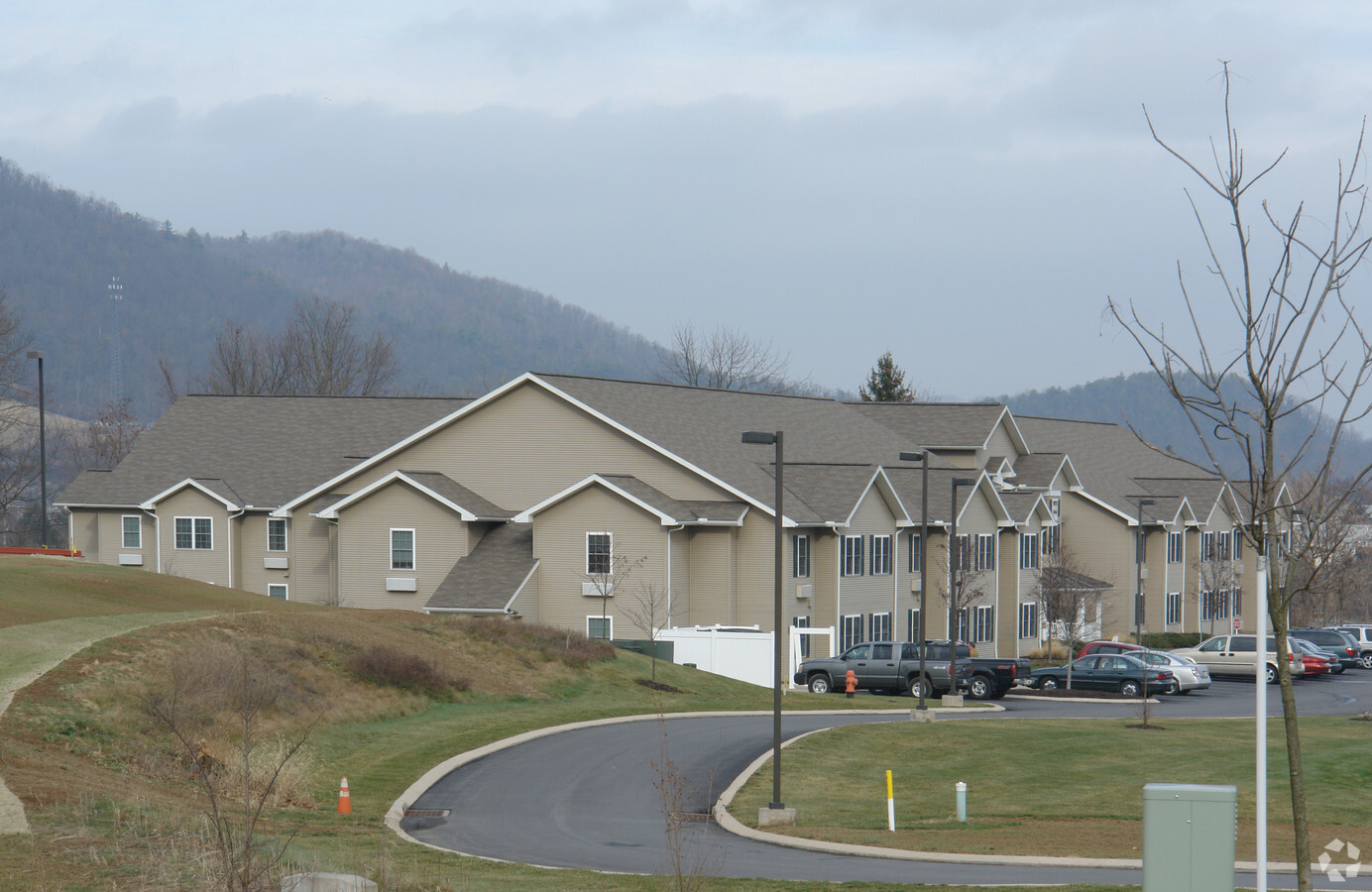 Wyndtree Court - Wyndtree Court Apartments