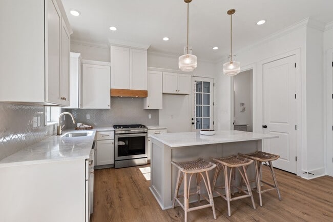 Photo - FOR RENT in SUGAR MILL POND!