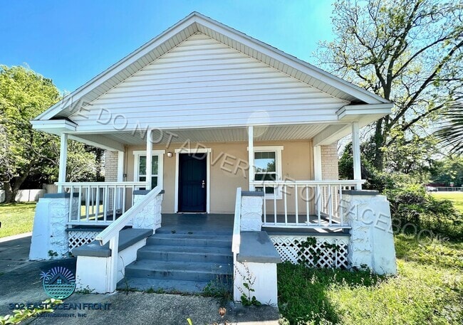 Building Photo - 4 Bedroom Home Ready to Rent!