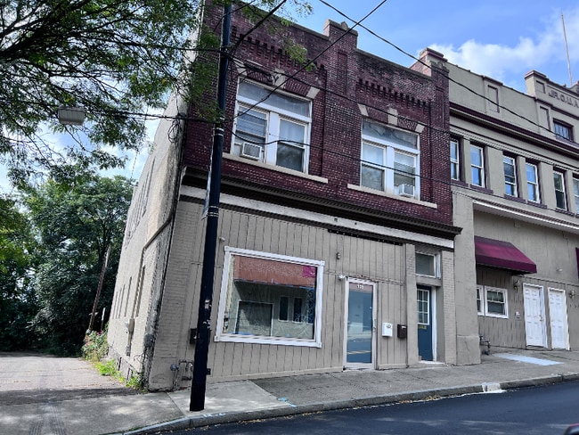 Photo - 135 W Market St Apartamento Unidad 1