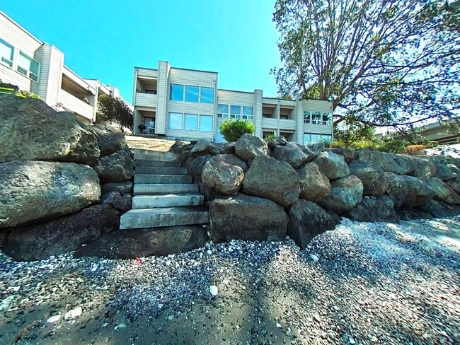 Beach Steps - Sunset Shores Apartments