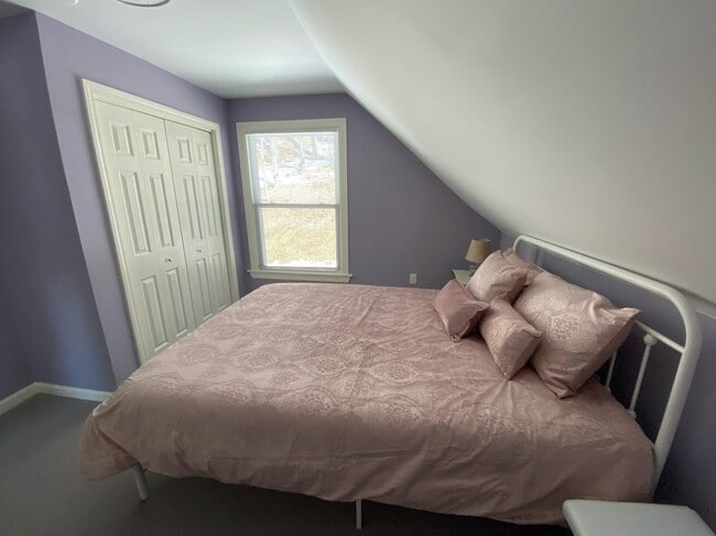 Photo - 25 E Bow St