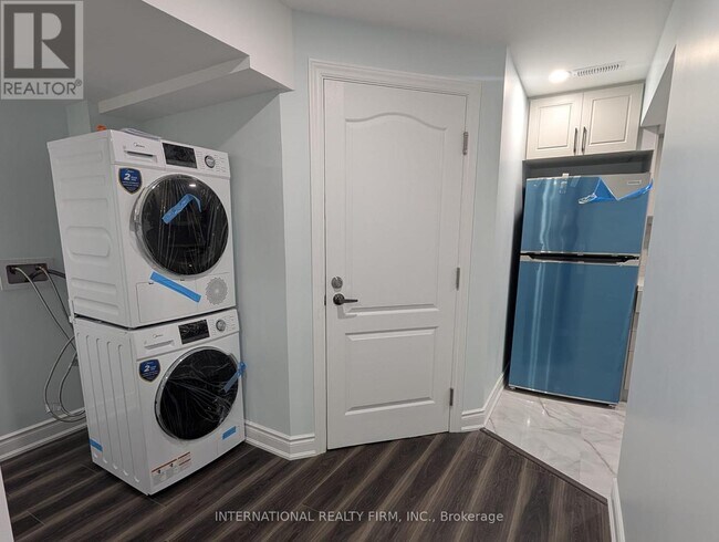 Photo - 75 Bulmer Crescent