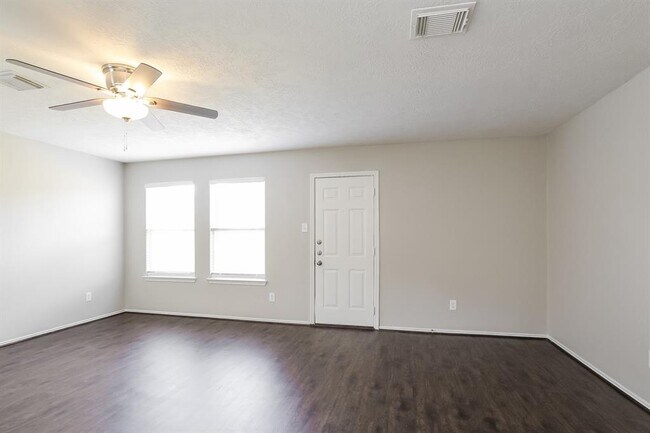 Photo - 4931 Winding View Ln