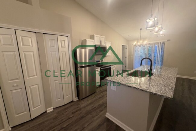 Photo - WINTER IS COMING! NEWLY RENOVATED HOME - $... Unit 18 SF