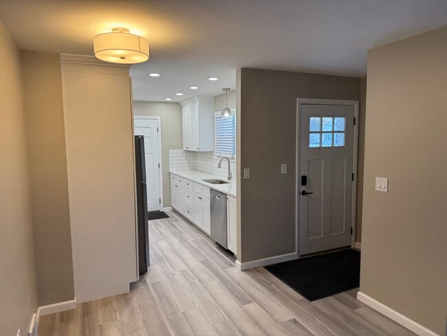 Dining/Entry - 4295 Shimerville Rd Unit Lower