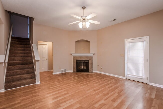Photo - 1513 Pemberton Ln