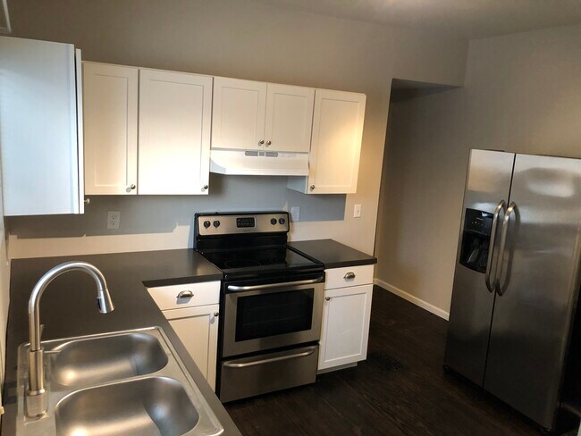 Kitchen - 1317 N 6th St